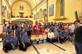 Colectivos y representantes de la Iglesia católica participaron en una misa realizada en la Parroquia de San Esteban, en Saltillo.