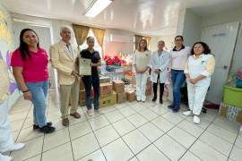 El Voluntariado IMSS Coahuila expresó su agradecimiento a las representantes de Daimler Truck, Isaura Peña Nieto, Carolina Martínez y Érika González.