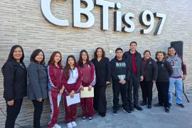 El CBTis 97 implementó una aplicación móvil que permite registrar en tiempo real la entrada y salida de los alumnos mediante credenciales con chip digital, fortaleciendo los protocolos de seguridad escolar.