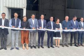 Autoridades y directivos durante la inauguración del primer recinto fiscalizado estratégico en Coahuila.