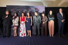 Fiesta. Gabo Ramos, Armando Castilla y parte del equipo creativo celebraron en la capital del país el estreno nacional de la cinta de factura saltillense.