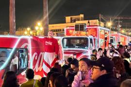 La Caravana Coca-Cola recorrerá las principales avenidas de Saltillo este 7 de diciembre, iniciando su trayecto a las 18:00 horas.