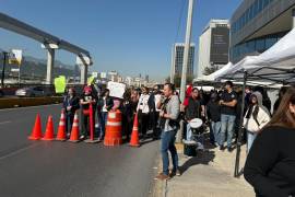 Los trabajadores del Poder Judicial de la Federación bloquearon la mañana de este viernes la avenida Constitución