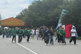 Alrededor de las 10:00 horas, la afición llenó el Parque Fundidora con el uniforme tricolor.
