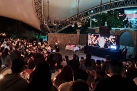 La jornada de clausura registró la mayor asistencia, con el recinto prácticamente lleno durante la celebración religiosa.