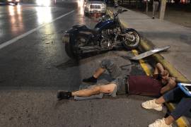 El motociclista fue llevado a un hospital por los técnicos en urgencias médicas de la humanitaria Cruz Roja.