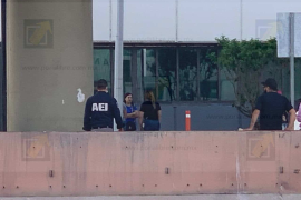 Uno de los agentes tuvo que ser intubado, aunque ambos se reportan estables tras recibir atención médica.