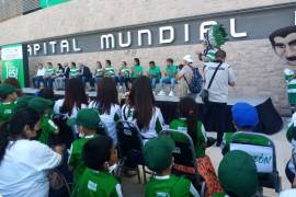 El funcionario deportivo explicó que la visita al estadio Territorio Santos Modelo es porque la directiva del Club Santos, es una pieza importante en la organización de estos cursos.