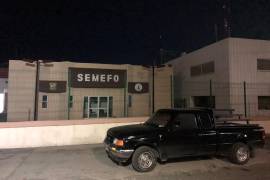 Personal del Servicio Médico Forense realizó el levantamiento del cuerpo para practicar la necropsia de ley y determinar la causa exacta del fallecimiento.