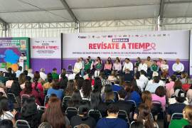 Autoridades estatales y municipales encabezaron la entrega de equipo médico y la apertura de la nueva clínica para la Región Centro-Desierto.