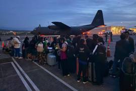 Un avión C-130 Hércules de la Fuerza Aérea Mexicana trasladó a 36 connacionales desde Colombia, tras las afectaciones provocadas por el sismo de magnitud 7.4.