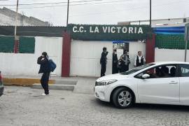 Según la madre, su hijo fue el único sancionado a pesar de que otro estudiante también participó en la pelea.