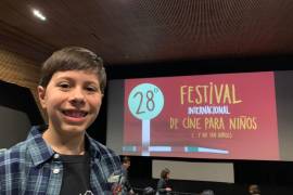 El pasado domingo, Íker asistió a la Cineteca Nacional para ver su cortometraje.