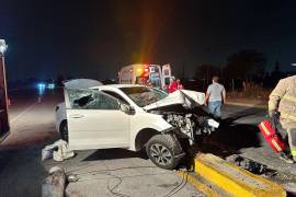 Paramédicos de la Cruz Roja utilizaron las “Quijadas de la Vida” para liberar al conductor atrapado.