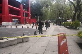 El edificio de la Comisión Federal de Electricidad (CFE) ubicado sobre Paseo de la Reforma de la CDMX fue desalojado por la supuesta amenaza de una bomba en el lugar.