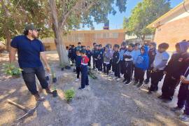 Autoridades municipales acordaron fortalecer las actividades de educación ambiental en escuelas de Torreón.
