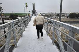 Los trabajadores de restaurantes y comercios acudieron a sus centros de trabajo a pesar del clima extremo.