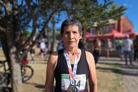 Francisca Ernestina Soto Fernández completó el 21K Coahuila 2026 en Saltillo y mantiene viva su pasión por correr a los 66 años.