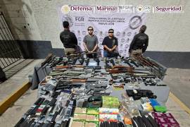 “Durante estas operaciones se aseguraron 64 armas de fuego, más de 3,500 cartuchos útiles, 115 cargadores, tres vehículos y dos inmuebles”, dijo Harfuch.