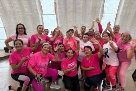 Desde los centros comunitarios se suman a la causa del cáncer de mama, demostrando que la lucha también se acompaña con activación física y unión.