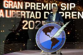 El periodista colombiano, quien hoy es directivo de TelevisaUnivision, tuvo que refugiarse en Estados Unidos ante las amenazas de muerte.