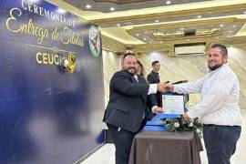 En 2024, el profesor “Vico” concluyó la licenciatura en Derecho, un logro que reflejaba su compromiso con la superación personal y su pasión por la enseñanza.