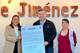 La alcaldesa de Jiménez, Coahuila, Claudia Maribel González Espinoza, encabezó la firma de la Carta Compromiso en materia de Derechos Humanos.