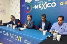 Marcelo Obeso Anaya, presidente de CANADEVI Laguna, durante el anuncio oficial del Foro INN 4, que se realizará en el Centro de Convenciones de Torreón este mes de mayo.