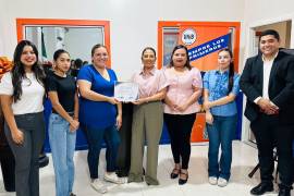 El rector Eliud Cadena Toledo encabezó la apertura del nuevo espacio educativo, acompañado por autoridades municipales.