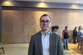 El secretario de Economía, Luis Olivares Martínez, destacó el potencial del gas shale como motor de desarrollo regional durante una visita a Torreón.