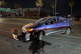 El accidente ocurrió a la altura de la colonia Lagos Residencial, sin dejar personas lesionadas.