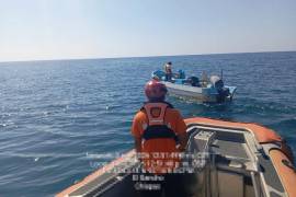 Personal naval desplegó una patrulla costera, aeronaves y alertó a la Estación Naval de Búsqueda, Rescate y Vigilancia Marítima.