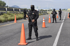 Fuerza Civil desplegó el Operativo Muralla en Anáhuac, Nuevo León, tras detectar a un grupo armado que intentaba ingresar al estado. Hay un abatido y tres detenidos