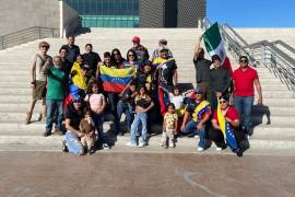 La concentración se desarrolló sin incidentes y con presencia de elementos de seguridad, mientras algunos ciudadanos mexicanos se acercaron para expresar su apoyo a la comunidad venezolana.