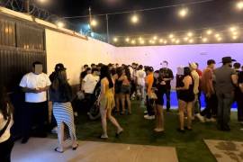 La situación constituye una violación directa a las normas de control y funcionamiento de establecimientos comerciales y de servicios.