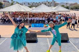 El dueto infantil Maky y Mako ofreció un concierto con temas dedicados al cuidado del agua y la protección del medio ambiente.