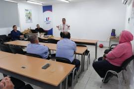 Operadores de la empresa Lala participaron en una jornada de capacitación sobre movilidad y seguridad vial en el Cedis de Torreón.
