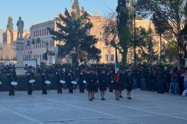 Honores a la Bandera reúnen a más de 500 integrantes de la comunidad del Ateneo Fuente