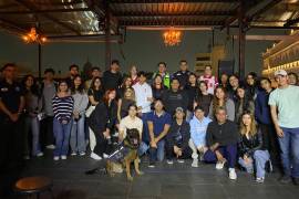 Elementos de la Comisaría de Seguridad y Protección Ciudadana realizaron una demostración con la unidad K9 sobre detección de estupefacientes.