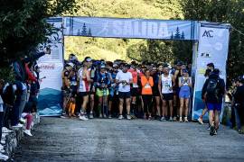 Desde los 15 hasta los 60 años, mujeres y hombres compitieron bajo un cielo despejado y entre paisajes serranos.