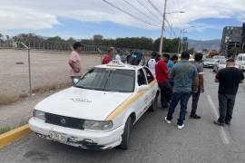 Policías Municipales y Tránsitos de Saltillo se vieron en un escándalo al detener por “error” a taxista.