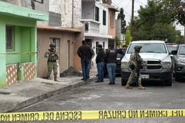 Autoridades estatales y federales desplegaron un operativo en la colonia Guayulera.