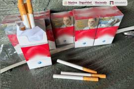 Autoridades aseguraron 8 millones 780 mil cigarros apócrifos ocultos en un cargamento procedente de Hong Kong.