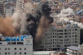 Las tropas israelíes operan dentro de lo que han denominado una “línea amarilla”, que delimita una franja de territorio libanés de unos 10 km de ancho a lo largo de la frontera, donde se ha advertido a los residentes que no regresen.