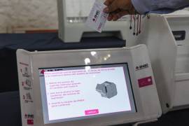 “Fue un tema que solo ocurrió con las urnas electrónicas de Coahuila, por lo que no hubo necesidad de extrapolar la decisión de suspensión al Estado de México, donde las urnas no presentaron fallas”, dijo Beatriz Zavala Pérez, Consejera Electoral del INE.