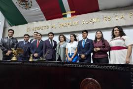 Dos alumnos de la UAdeC participaron en el Simulador del Poder Legislativo, llevado a cabo en el Congreso del Estado de Pachuca, Hidalgo.