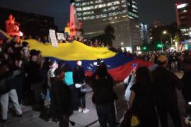 La manifestación es por parte de venezolanos en la Ciudad de México, en el Ángel de la Independencia, contra los resultados electorales que dio a conocer el Consejo Nacional Electoral de Venezuela, quienes nombraron a Nicolás Maduro como vencedor.