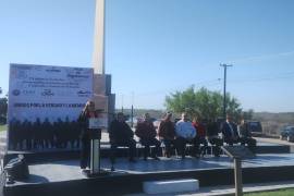 Durante la ceremonia, familiares de desaparecidos exigieron que la verdad se mantenga viva.