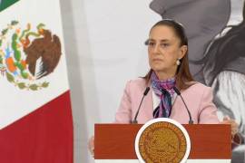 Sheinbaum explicó que, aunque el embajador de Estados Unidos, Ronald Johnson, también debió informar a las instancias federales mexicanas, la responsabilidad principal recae en las autoridades estatales.