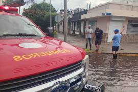 En distintos sectores de mayor anegación se iniciará la labor con el apoyo de pipas y equipo de bombeo para desaguar en el menor tiempo posible.